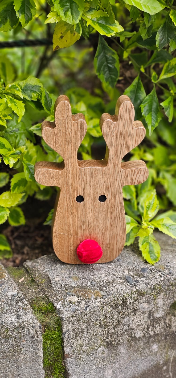 Reno Rudolph decorativo tallado en madera